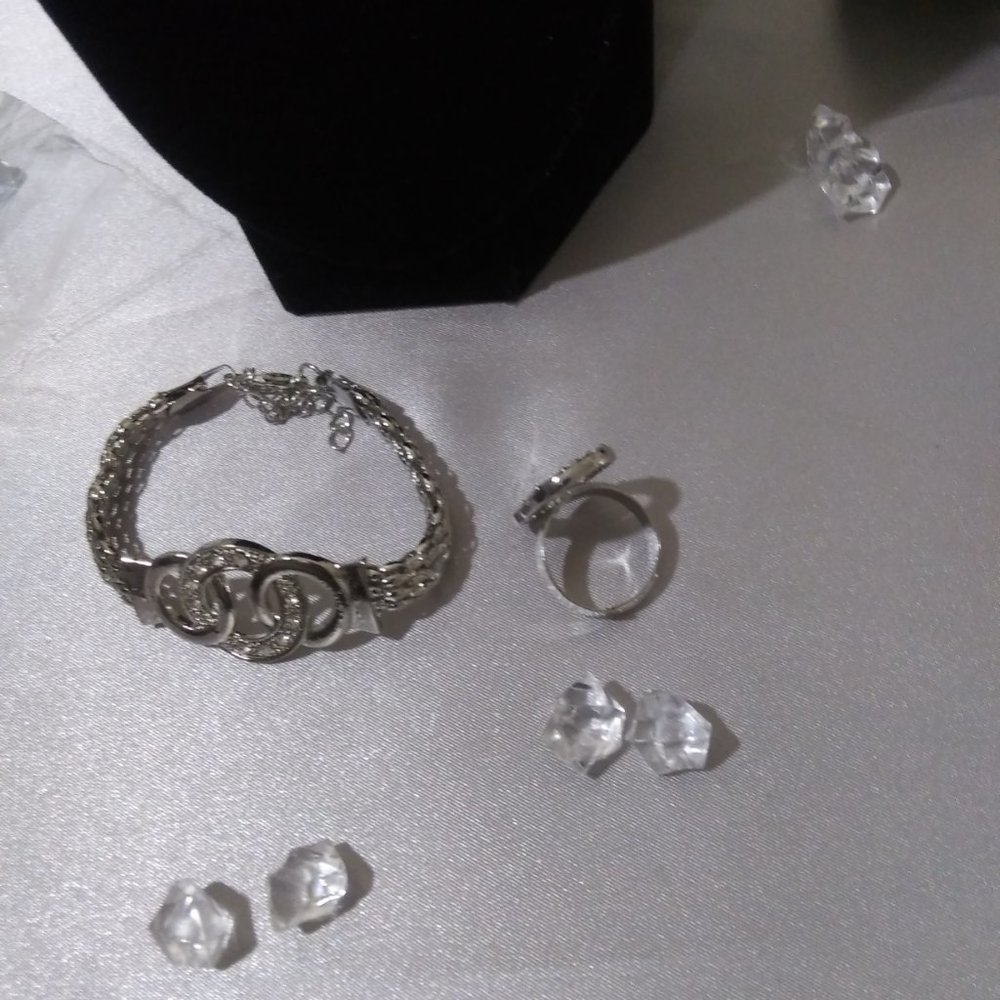 Chrome Necklace Set - Picture 4 of 4
